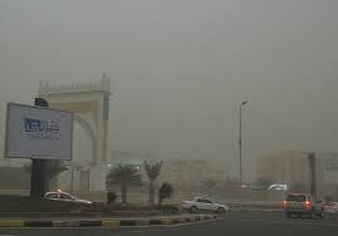 أمطار متوسطة وغزيرة على جازان فجر اليوم