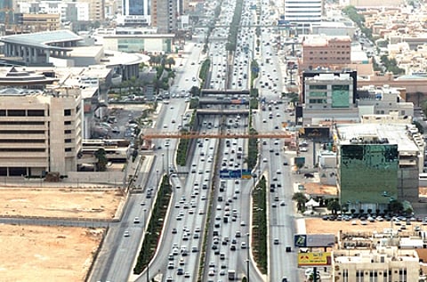 دراسات تحدد الـ 6 ساعات القاتلة لسائقي السيارات بالسعودية