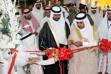 محافظ القنفذة يفتتح المعرض الإرشادي لذوي الاحتياجات الخاصة