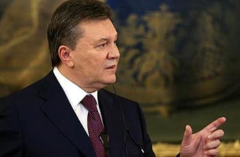 وزير داخلية أوكرانيا يتهم روسيا بالقيام بالغزو المسلح لمنطقة القرم