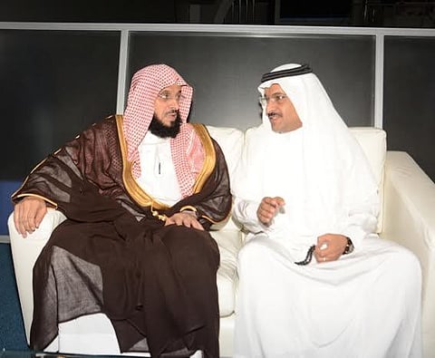 القرني: زوار المعرض.. يعشقون العلم ويحترمون الكتب