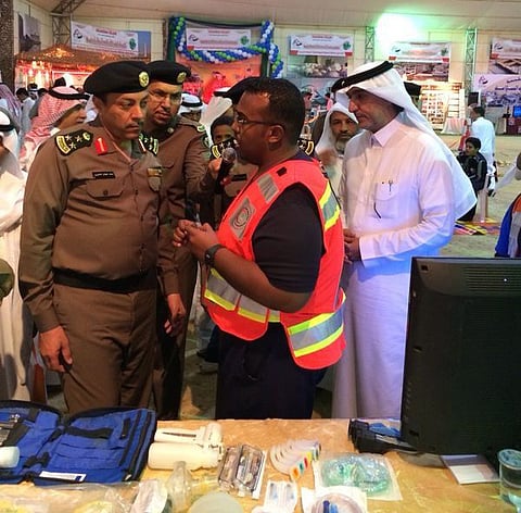 مدير مرور المدينة يتفقد "الهلال الأحمر" ويشيد بعرض "الإسعاف"