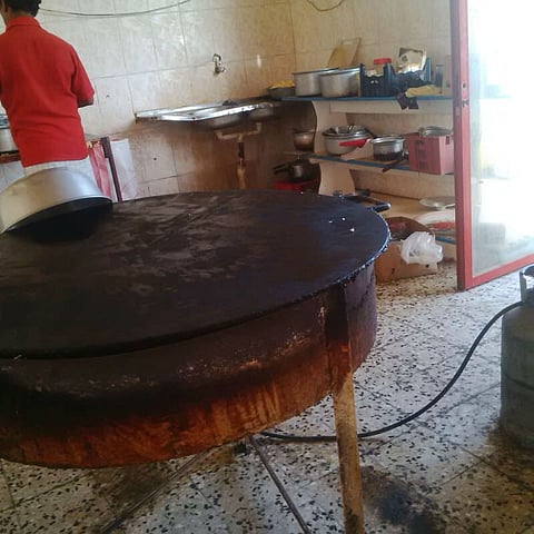 مطعم بـ"صبيا" القنفذة يفتقر أدنى مقومات النظافة والأطفال زبائنه