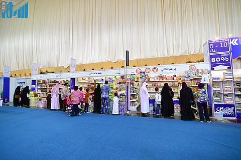 أصغر مؤلفة سعودية توقّع أول إصداراتها بمعرض الرياض