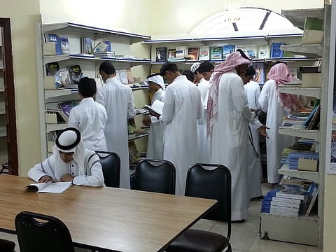 المكتبة العامة بجازان تحتفي بيوم الشعر العالمي