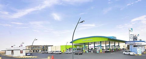 تشغيل أول محطة وقود نموذجية في مطار الملك خالد بالرياض