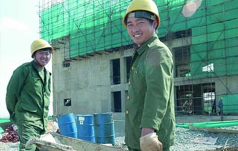 "الجارديان": 36 عاملاً أجنبياً ماتوا في قطر خلال فبراير