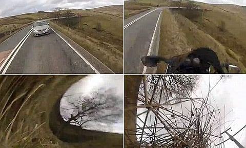 بالفيديو.. قائد دراجة نارية يقفز من جبل 12 متراً لتفادي الاصطدام بسيارة