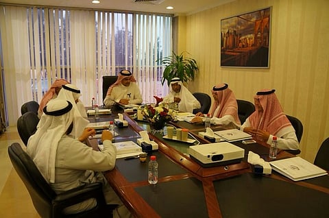 اجتماع مجلس أمناء كلية الفارابي بجدة في هيئته الجديدة