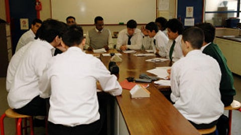 صحيفة: مليار دولار لخبراء بريطانيين لتطوير التعليم المهني بالسعودية