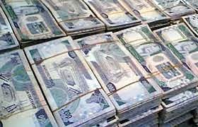 ضبط مقيم مشتبه في سرقته 100 ألف ريال من آخر بـ"حفر الباطن"