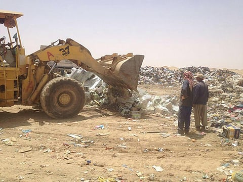 "رقابة نجران" تتلف 41 ألف عبوة مخالفة لشروط النقل والتخزين