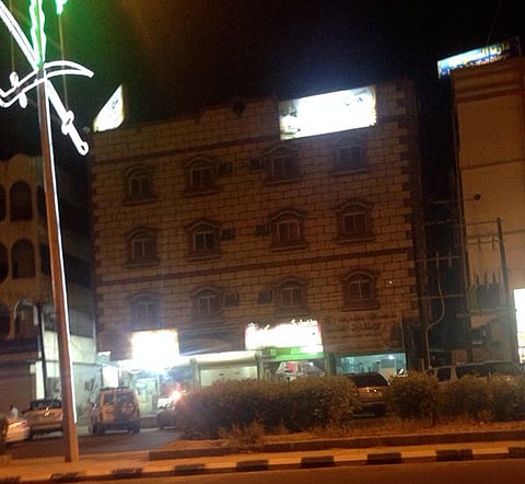 الجهات الأمنية تباشر وفاة مواطن في شقة مفروشة بـ "مخواة الباحة"