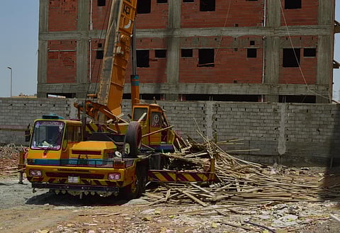 مصرع سائق رافعة أثناء عمله في "تيسير جدة"