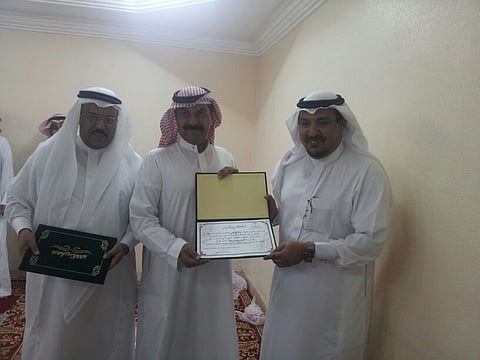 "اللحياني" يُكرّم 2 من منسوبي الضمان الاجتماعي بـ"مكة"