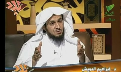 "الدويش": التشهير بالمبتزين خطوة رادعة ولا تغفلوا جرائم الفتيات