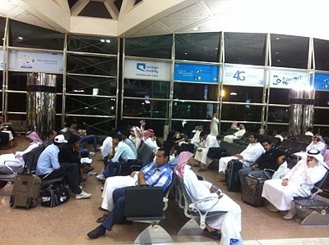 خلل فني يُؤخِّر رحلة "الرياض- الطائف" ويُغضب ركابها