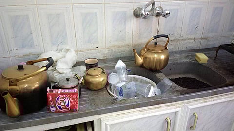 "محكمة المخواة" دون عامل نظافة منذ 10 أيام