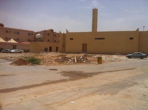 أهالي حي "موسى الطويق" يشكون من سوء خدمات البلدية