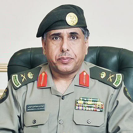 مدير عام الجوازات يتلقى العزاء في عمه "اليحيى"