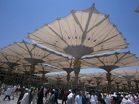 نصف مليون يؤدون الجمعة الأخيرة من رمضان في المسجد النبوي