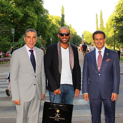 السفير السعودي بفنلندا يستقبل "الراجحي" ويحتفي بإنجازاته