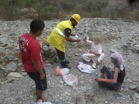 الدفاع المدني في عسير ينقذ 3 شباب محتجزين في رجال ألمع