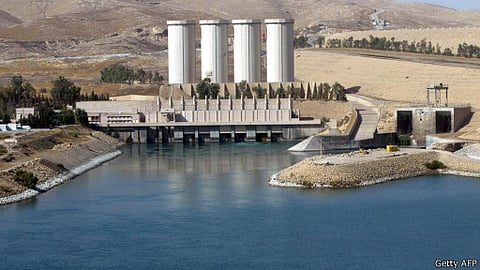 أنباءٌ متضاربة عن استيلاء "داعش" على سد الموصل