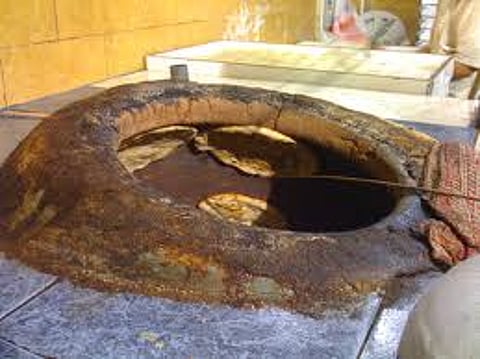 "البلدية": استثناء أفران "التميس" القائمة من شرط "الـ 45 متراً"