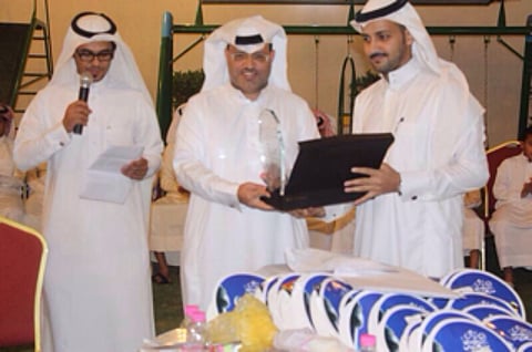 بالصور..عشيرة "النواصرة" تكرم أبناءها