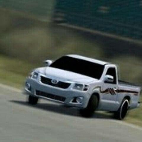 بالفيديو.. صالات البلايستيشن تعلم التفحيط وحركات الدرباوية