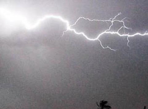 "الأرصاد": أمطار رعدية من متوسطة إلى غزيرة على جازان وعسير