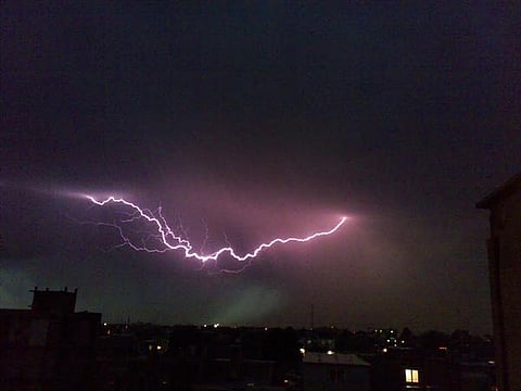 "الأرصاد": أمطار رعدية متوقعة على جازان وعسير واستمرار التقلبات الجوية حتى نهاية اليوم