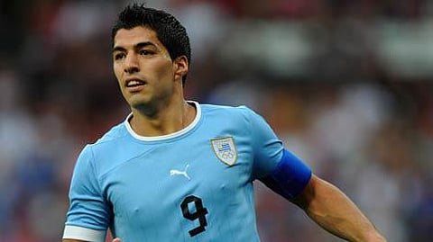 "كاس" تثبت عقوبة "سواريز" وتسمح له بالتدرب مع "برشلونة"