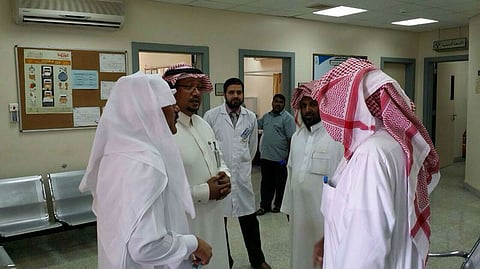 زيارة مفاجئة لمدير صحة الباحة لمستشفى المندق ومركز بني ظبيان