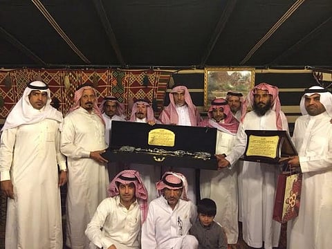 سيارة GMC هدية لـ "قائد النخوة" لعثوره على جثة الطفل "السبيعي"