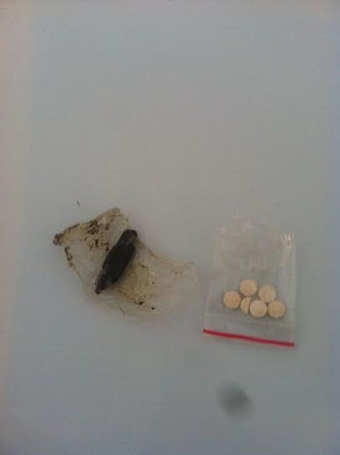 ضبط شاب بحوزته 7 حبّات كبتاجون وقطعة حشيش بالمويه