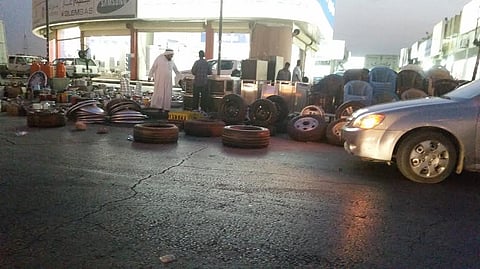 عمالة تتحدى الأمانة وتعاود المتاجرة بالأرواح بحراج "بن قاسم"