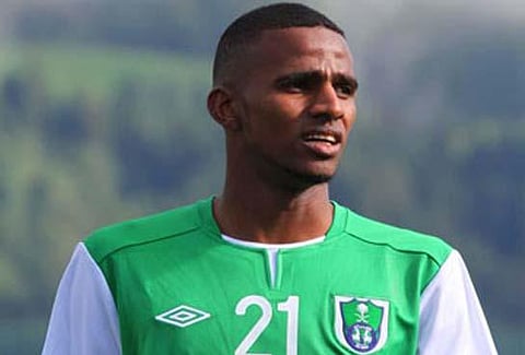 "التواء المفصل" يبعد "بلغيث" عن تدريبات الأهلي