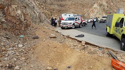 مركبة تسقط من مرتفع شاهق بمنتزه الفقرة في المدينة المنورة