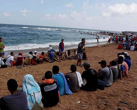 "كشافة المملكة" يتدربون على "الغوص والتجديف" في الإسكندرية