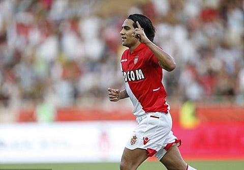 مانشستر يونايتد يحسم صفقة التعاقد مع فالكاو في اللحظات الأخيرة