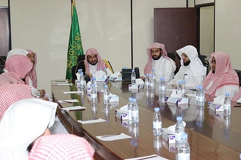 نائب رئيس "المظالم" يلتقي القضاة الملتحقين بدبلوم "الإدارة العامة"