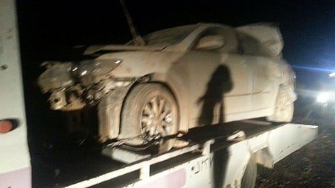 نجاة أربعة طلاب جامعيين من حادث حفرة طريق "الصلحانية حاذة"