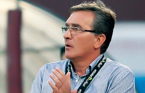 "العميد" ينافس "اتحاد الكرة" على خدمات المدرب الكرواتي برانكو