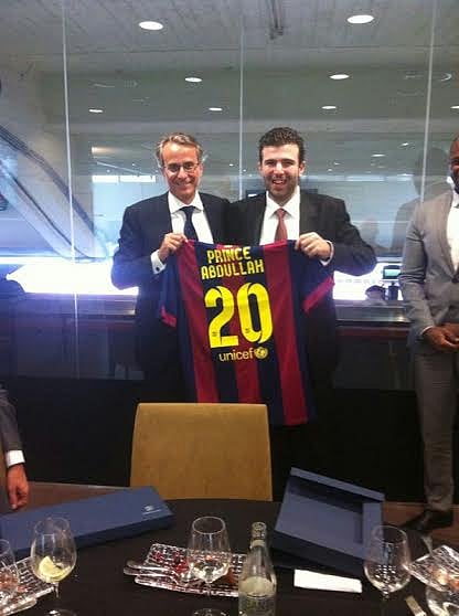 عبدالله بن سعد يرتب لمفاجأة ضخمة مع (برشلونة الإسباني) في السعودية