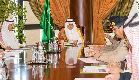 أمير تبوك يوجه بسرعة إنجاز المشروعات الخاصة بدرء أخطار السيول