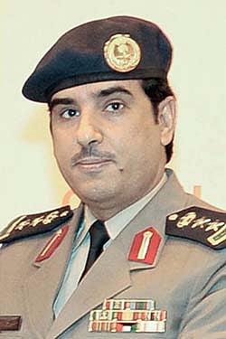 حريق في عمارة سكنية يحاصر 9 أشخاص بـ"الخُبر"