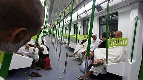 خلل يوقف قطار المشاعر أثناء نقل الحجاج من عرفات إلى مزدلفة