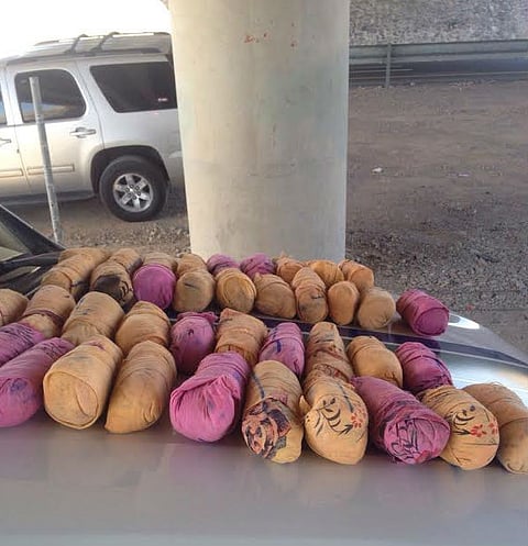 "أمن الطرق" بـ"هجرة المدينة" يطيح بشخص بحوزته 41 حزمة قات